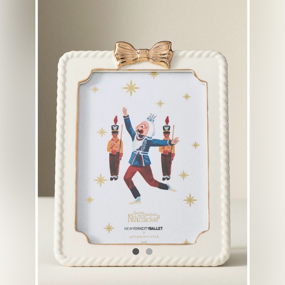 Anthropologie Cream and Gold Bow Picture Frame